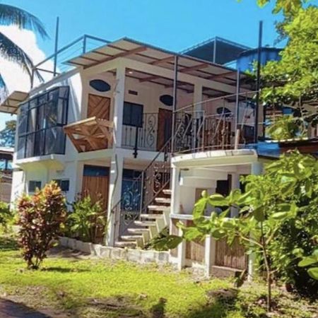Hotel Pura Natura Beachfront Тортугеро Екстериор снимка