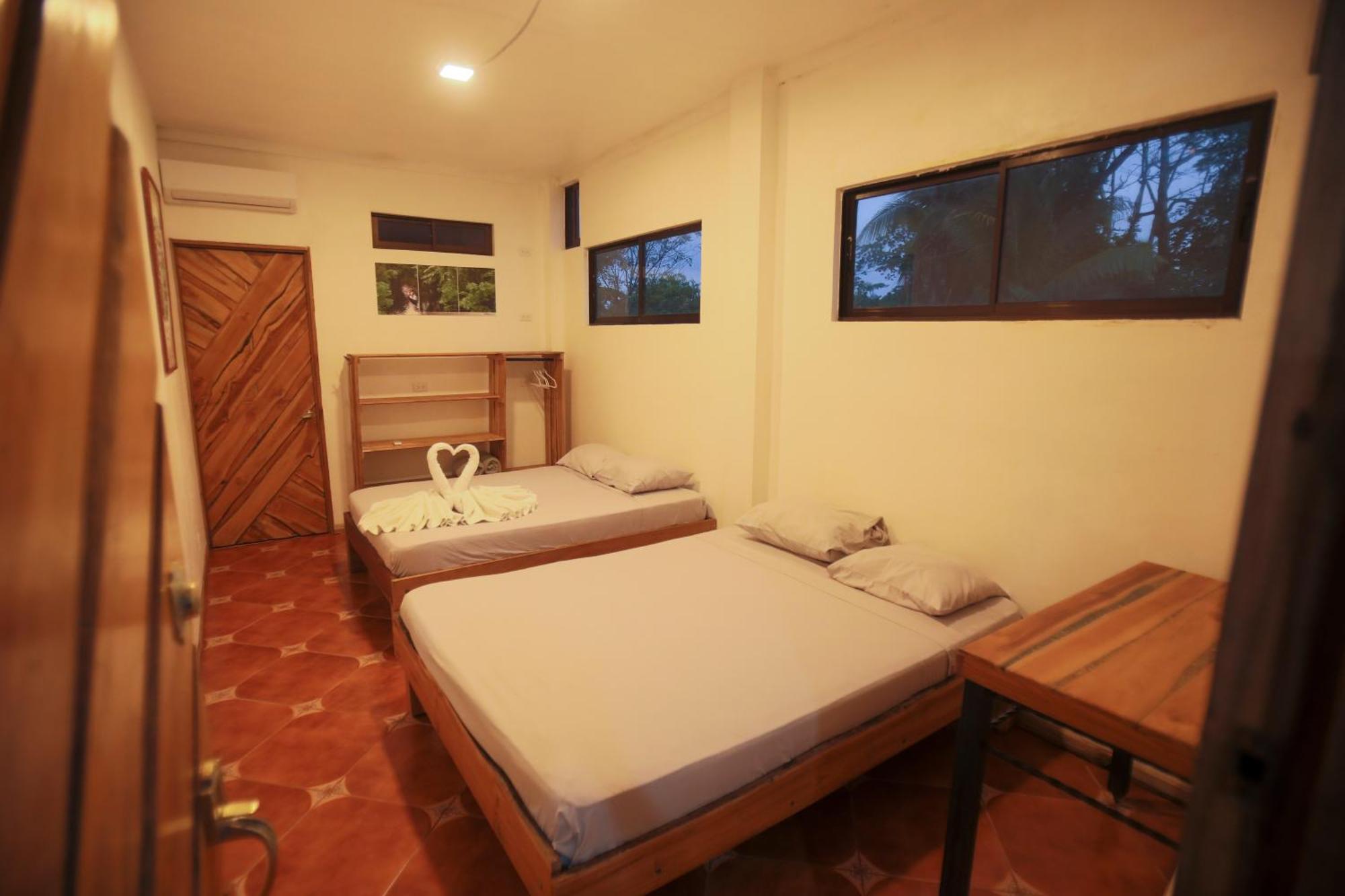Hotel Pura Natura Beachfront Тортугеро Екстериор снимка